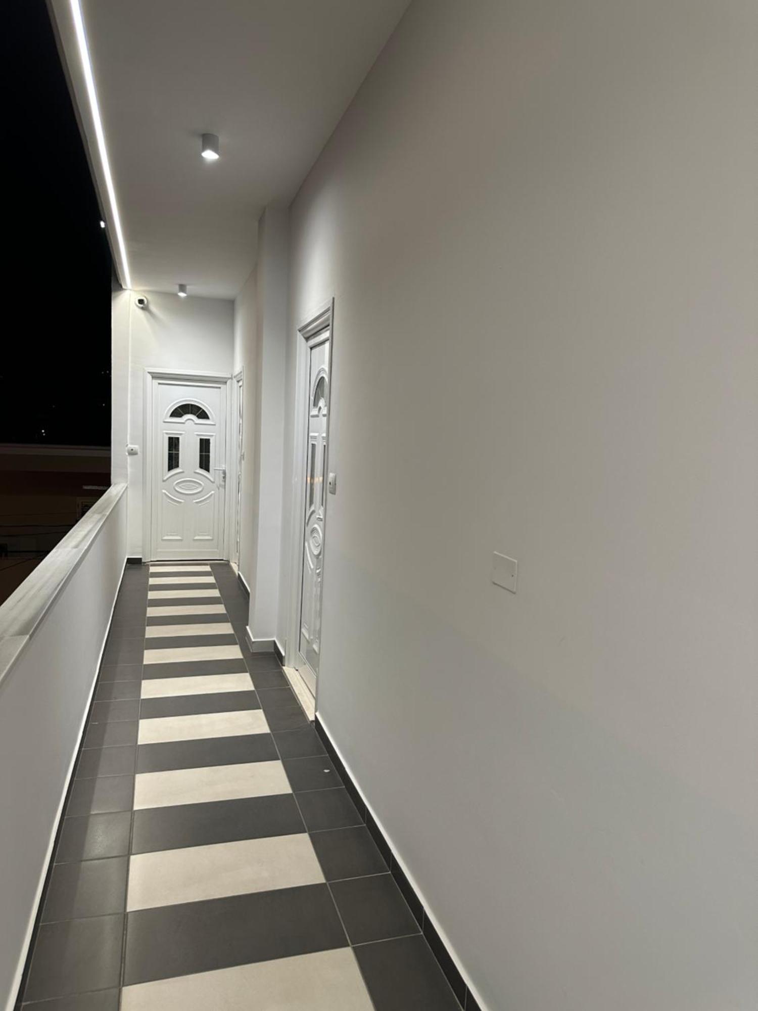 Отель Arial Lofts Влёра Экстерьер фото